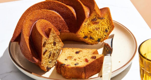 κέικ-νηστίσιμο-με-σταφίδες-563760139