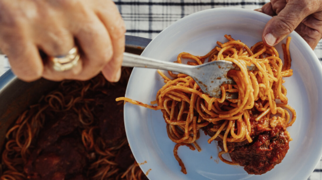 τα-πανηγυριώτικα-23-συνταγές-που-μας-αρ-563764330