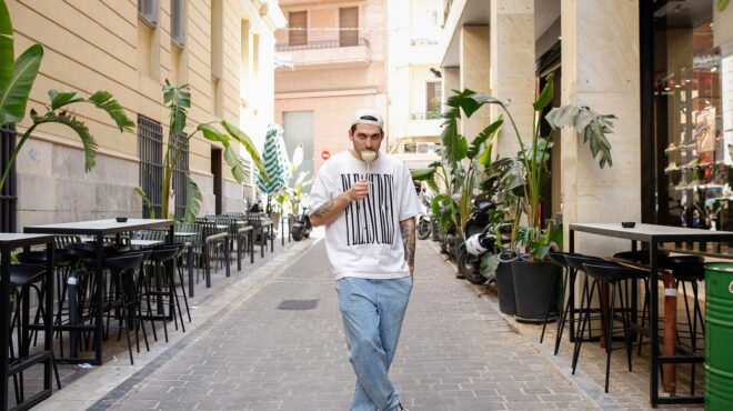 silky-peach-κοκτέιλ-με-γιαούρτι-ροδάκινο-και-ου-563760616