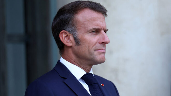 οι-γάλλοι-ζητούν-εκλογές-αν-καταρρεύσ-563782351