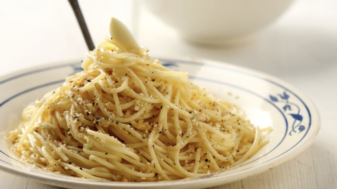 μακαρονάδα-με-σκόρδο-και-σουσάμι-563759215