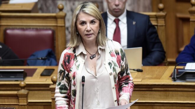 θεωρείο-τα-σενάρια-για-γραμματέα-563785603