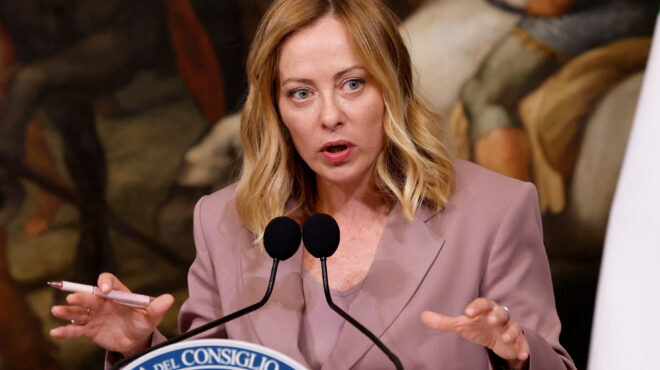 η-μελόνι-αηδιασμένη-από-τη-δημοσίευ-563786032