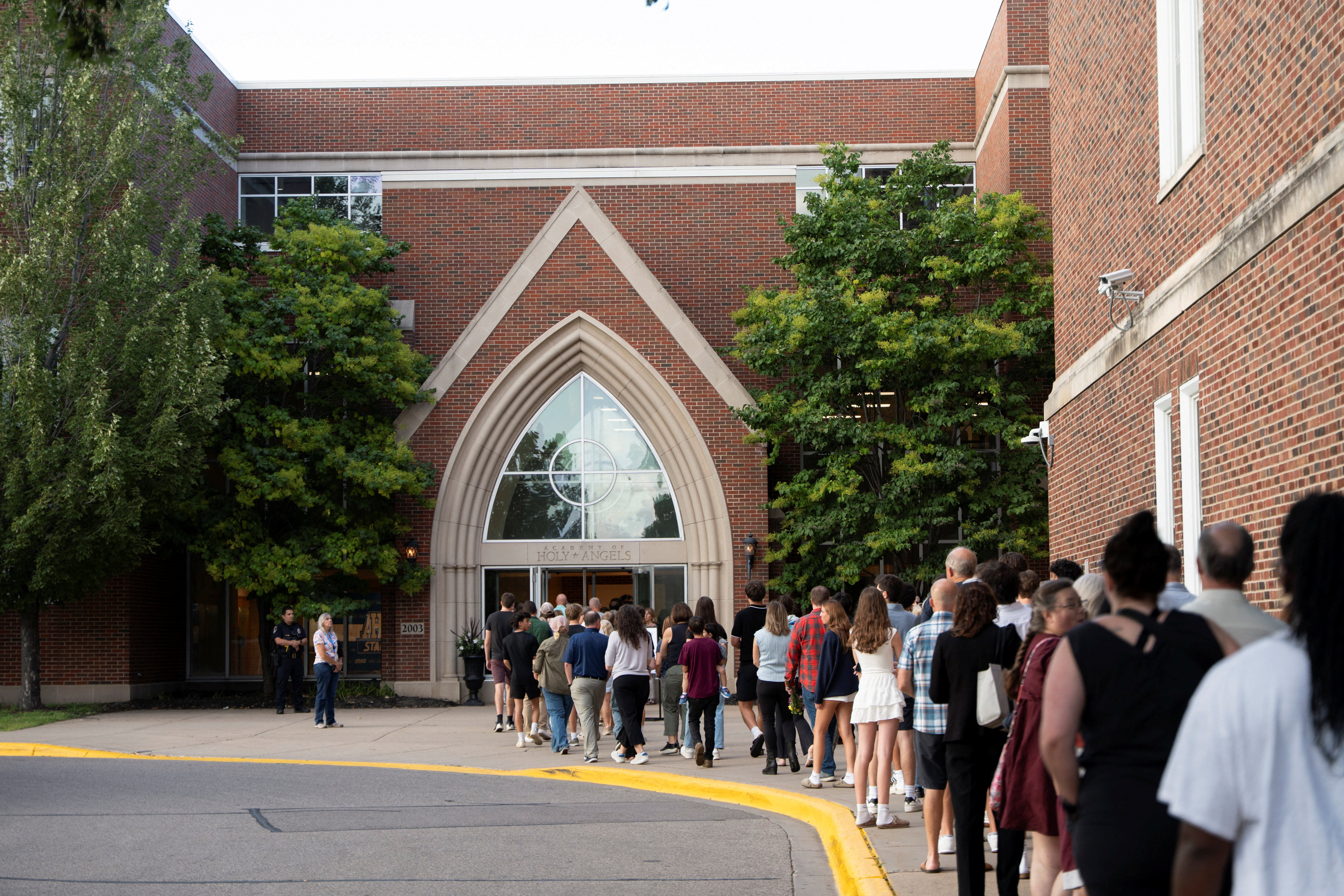 Πυροβολισμοί σε σχολείο στη Μινεάπολη: Το μανιφέστο του δράστη και το χρονικό της επίθεσης-3