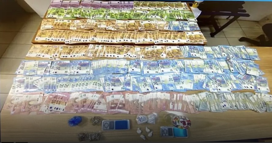 Εξαρθρώθηκε διεθνής σπείρα ναρκωτικών με «λεία» άνω των 5 εκατ. ευρώ-1