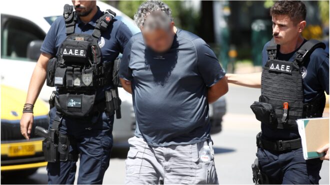 στον-ανακριτή-ο-δημοτικός-υπάλληλος-π-563782423