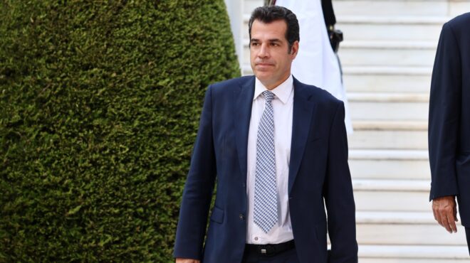 h-δήλωση-πλεύρη-για-τους-υπαλλήλους-του-563772334