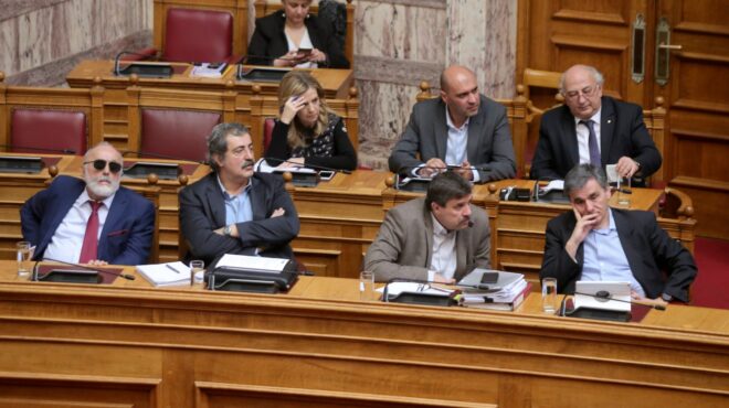 κόντρα-πολάκη-τσακαλώτου-με-φόντο-τ-563775886