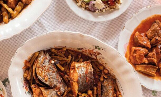 ψάρι-με-μπάμιες-στον-φούρνο-563757484