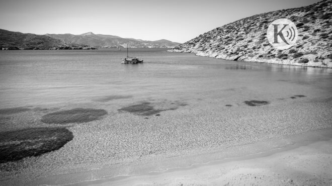 ράδιο-κ-ενα-μαιευτήριο-ψαριών-δ-563775514