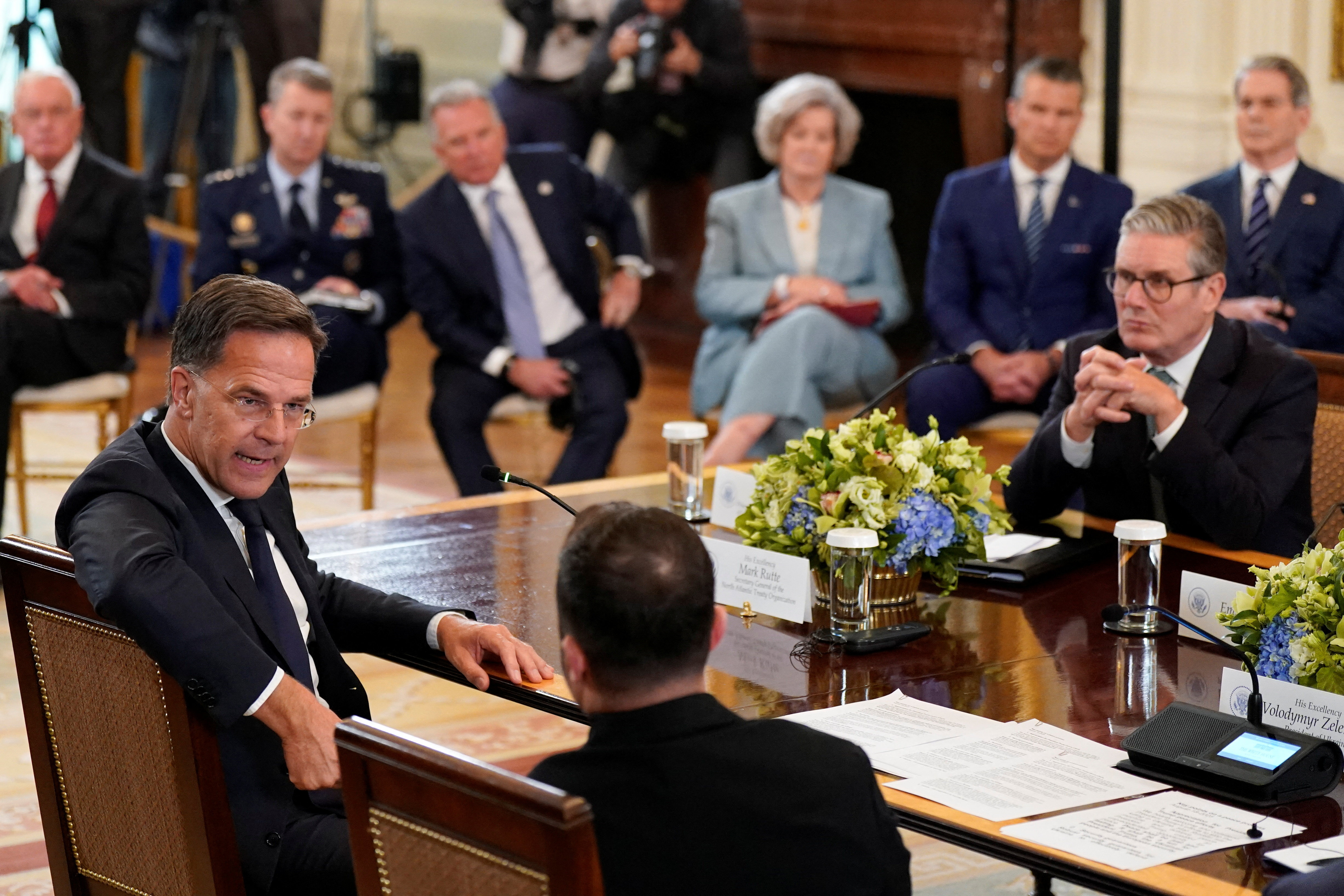 «Παζάρι» για τις εγγυήσεις ασφαλείας στην Ουκρανία – Τι λένε Ζελένσκι, Ευρωπαίοι και ΝΑΤΟ-2