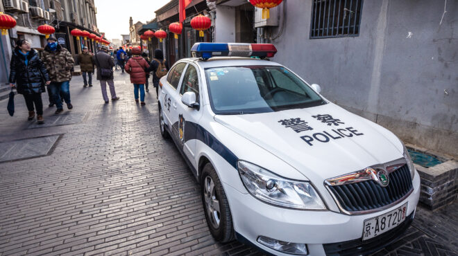 εγραψε-με-το-αίμα-της-μήνυμα-για-βοήθει-563780632