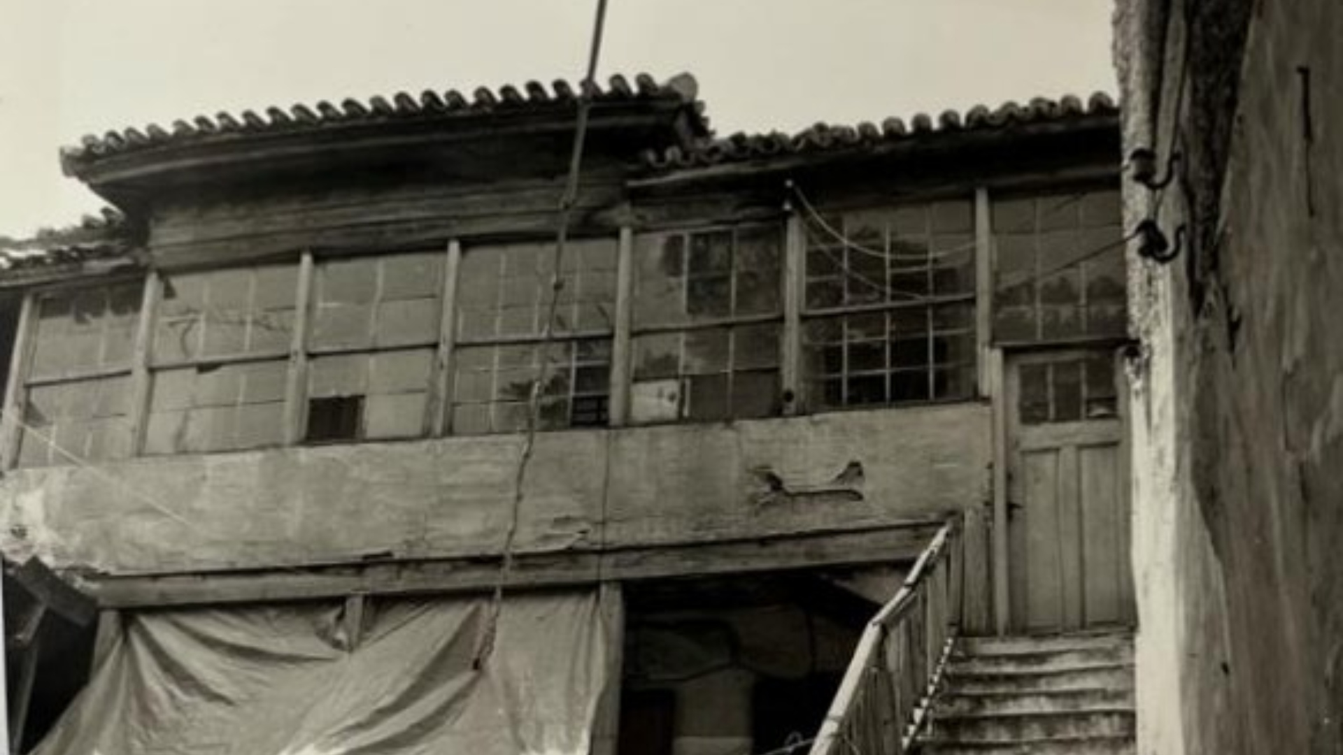 «Οικία Κοκοβίκου»: Σινεμά το σπίτι του «Αντωνάκη και της Ελένης»-3