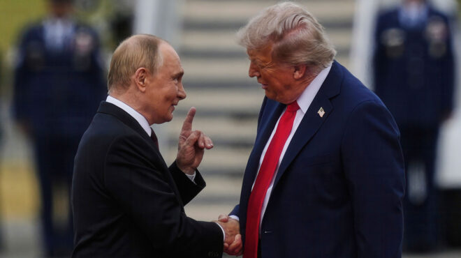 τζον-μπόλτον-στην-κ-o-πούτιν-χειραγωγ-563785891