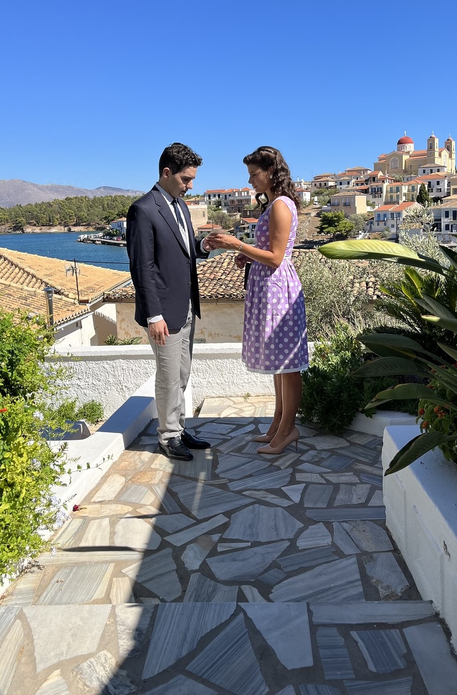 «Αγιος έρωτας»: Στο Γαλαξίδι αρχίζουν όλα-2