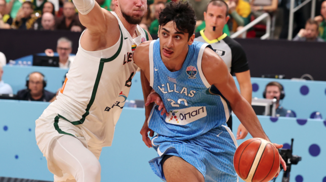 σαμοντούροβ-τα-σουτ-θα-μπουν-στο-ματ-563806117