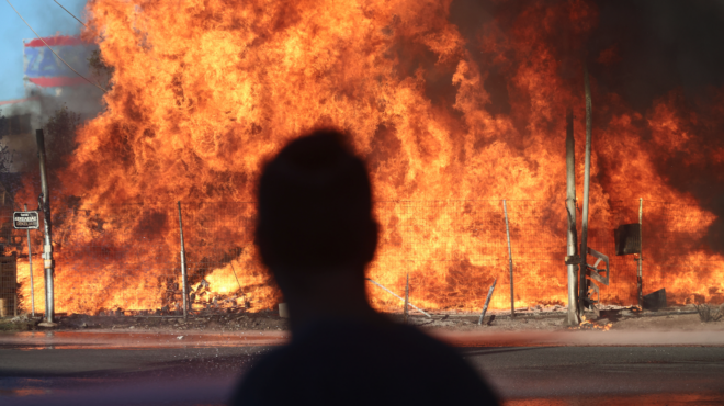 μενίδι-εικόνες-από-τη-μεγάλη-φωτιά-κ-563822890