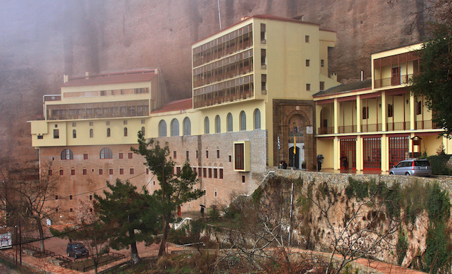 Καλάβρυτα: Οι «συνάξεις» των αρχαιοκάπηλων στη Μονή Μεγάλου Σπηλαίου και η παγίδα του μυστικού αστυνομικού-1