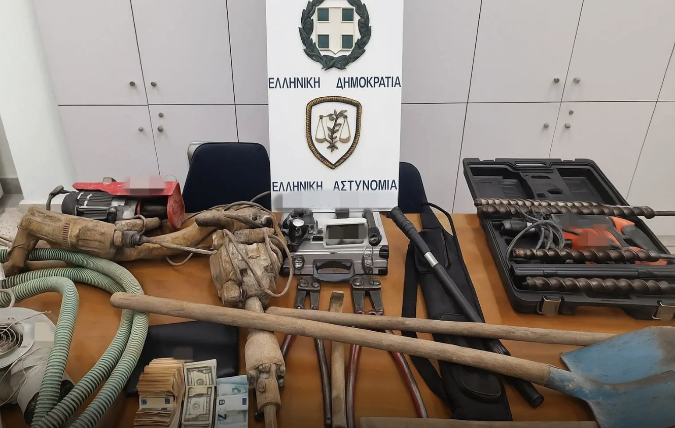 Φωκίδα: Εσκαβαν τούνελ δίπλα σε αρχαιολογικό χώρο – Δύο συλλήψεις-2