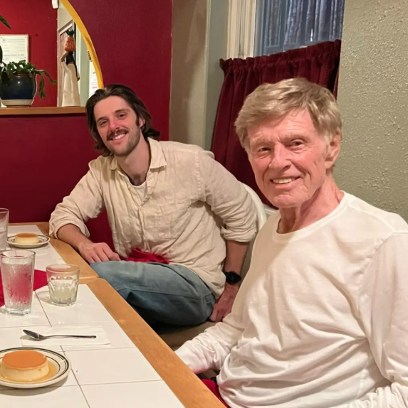 Ρόμπερτ Ρέντφορντ: Τα εγγόνια του τον αποχαιρετούν με ανέκδοτες φωτογραφίες του-3