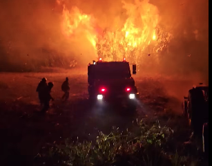 μάχη-με-τις-φλόγες-στα-λεχαινά-563823916