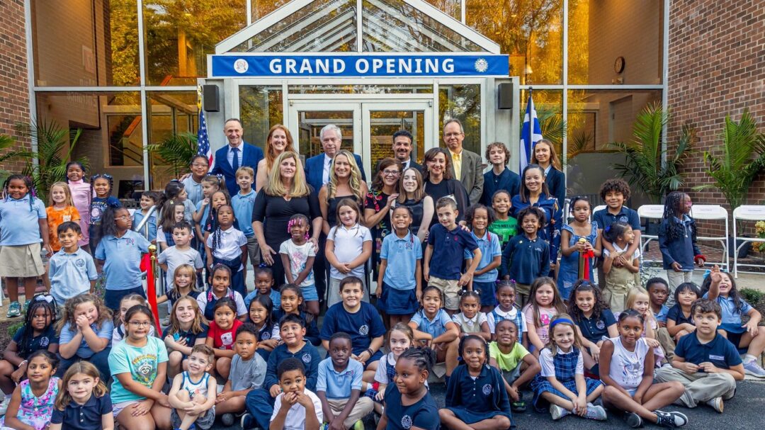 το-αμερικανικό-σχολείο-που-διδάσκει-σ-563839810