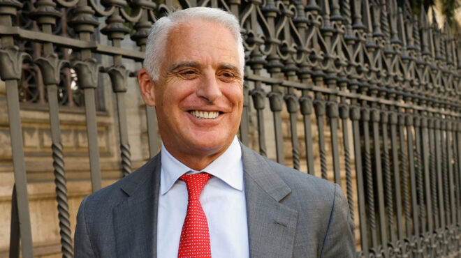 είμαστε-ευπρόσδεκτοι-στην-ελλάδα-563805259