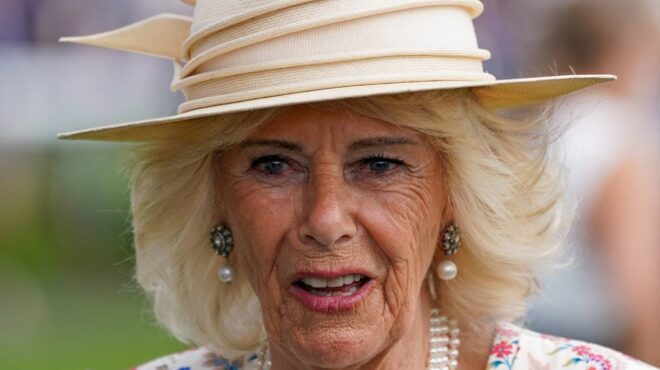 βασίλισσα-καμίλα-επεσε-θύμα-παρενόχλ-563790004