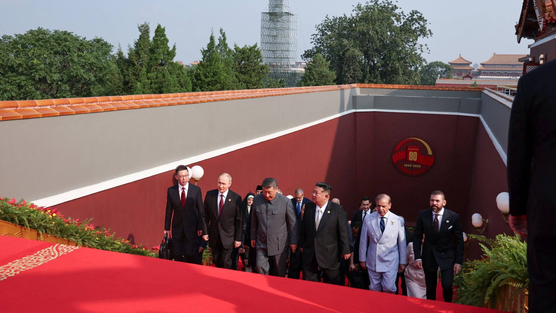 Σι – Πούτιν – Κιμ: Η «χορογραφία» στο Πεκίνο αλλάζει τις παγκόσμιες ισορροπίες-1