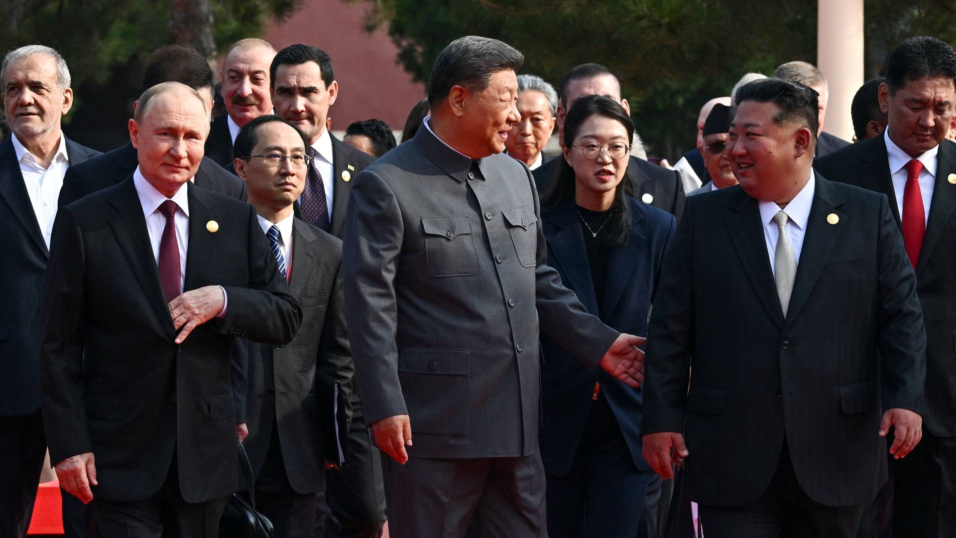 Σι – Πούτιν – Κιμ: Η «χορογραφία» στο Πεκίνο αλλάζει τις παγκόσμιες ισορροπίες-2