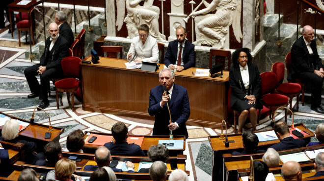 παρίσι-σε-εξέλιξη-η-ψήφος-εμπιστοσύνη-563802517