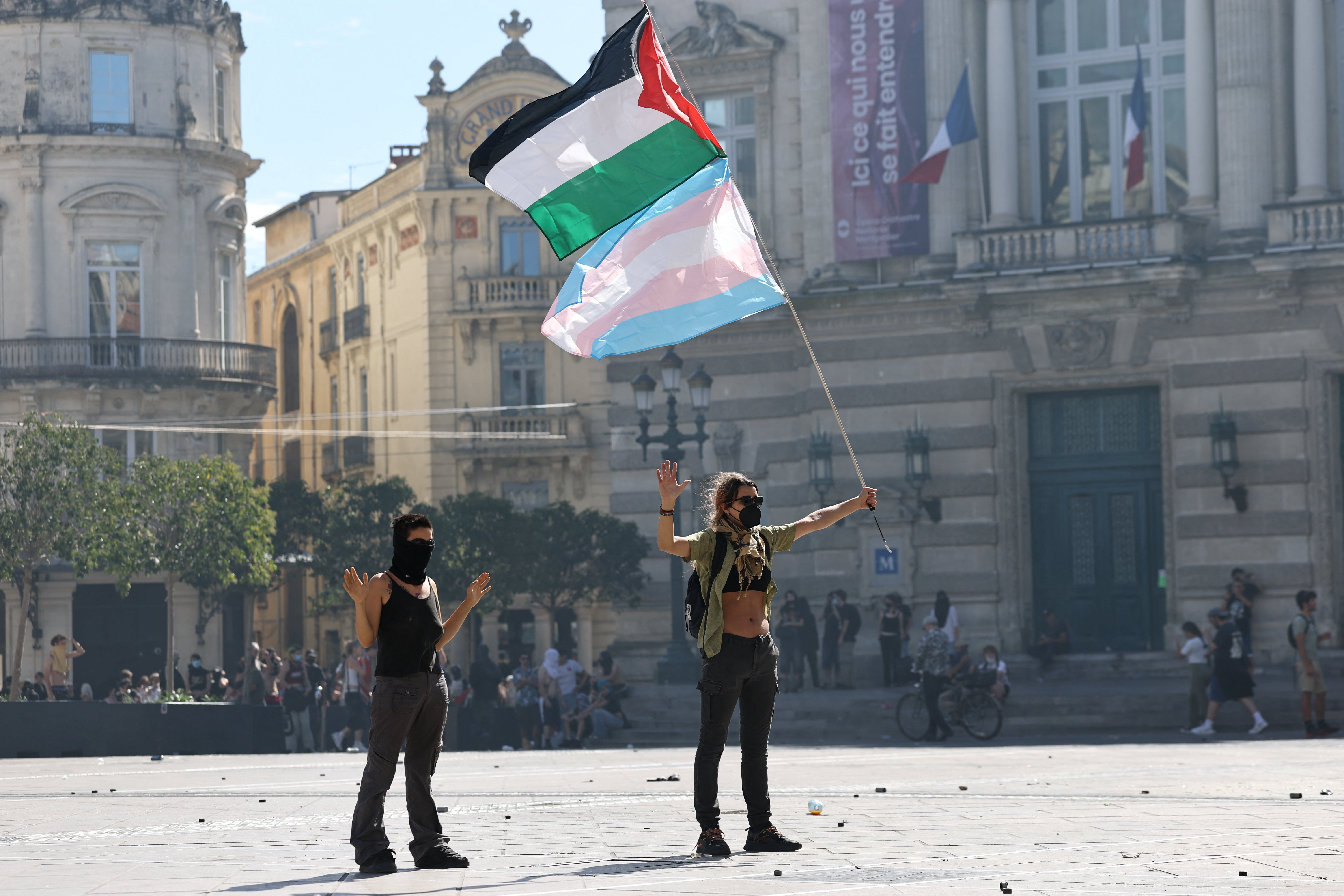 «Να μπλοκάρουμε τα πάντα»: Διαδηλώσεις και επεισόδια σε όλη τη Γαλλία – Live εικόνα-6