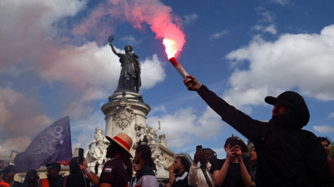 σε-απεργιακό-κλοιό-η-γαλλία-εκτιμήσ-563818105