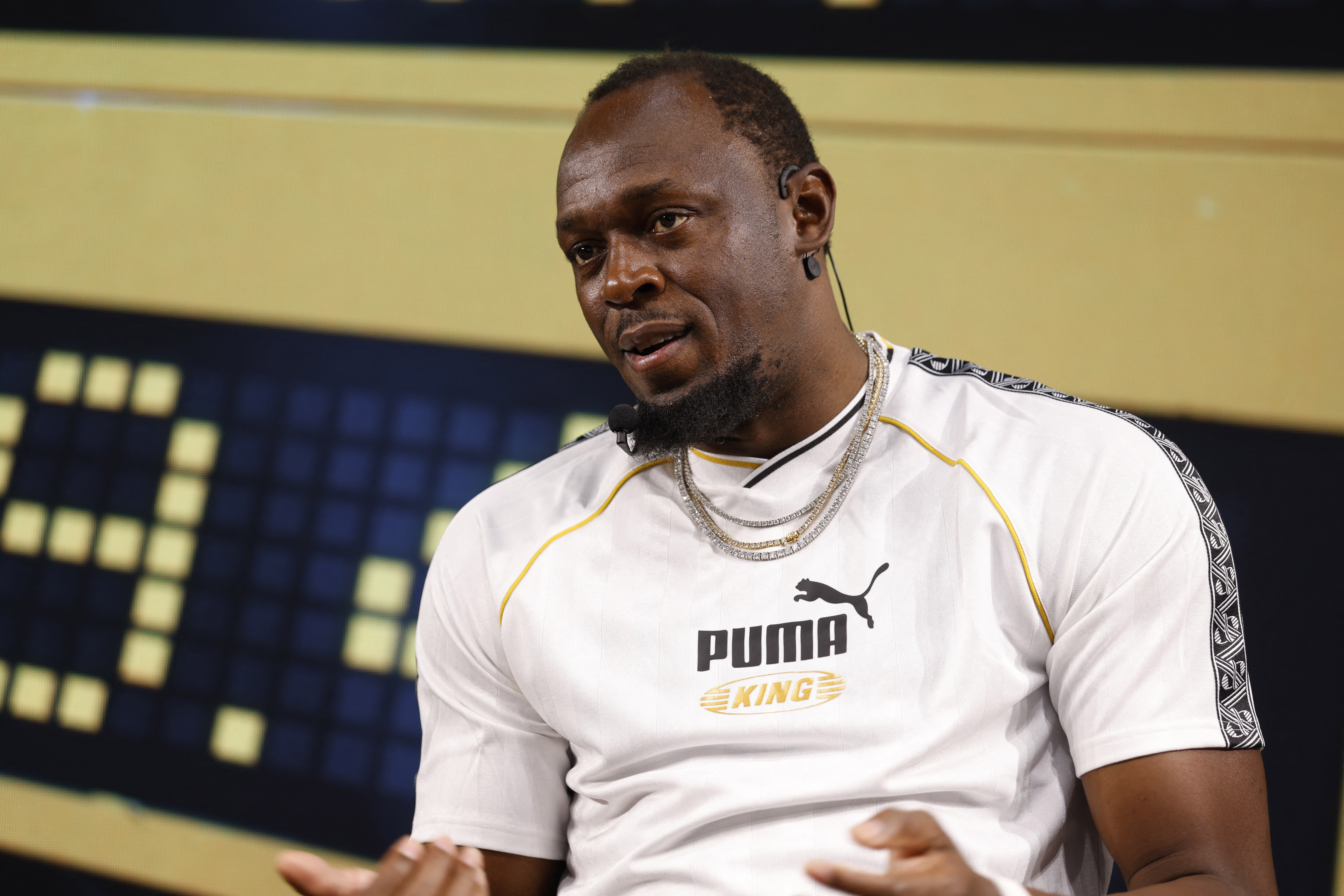 «Κάθε φορά που ανεβαίνω σκάλες, λαχανιάζω»: Ο Γιουσέιν Μπολτ για τη ζωή εκτός κουλουάρ-1