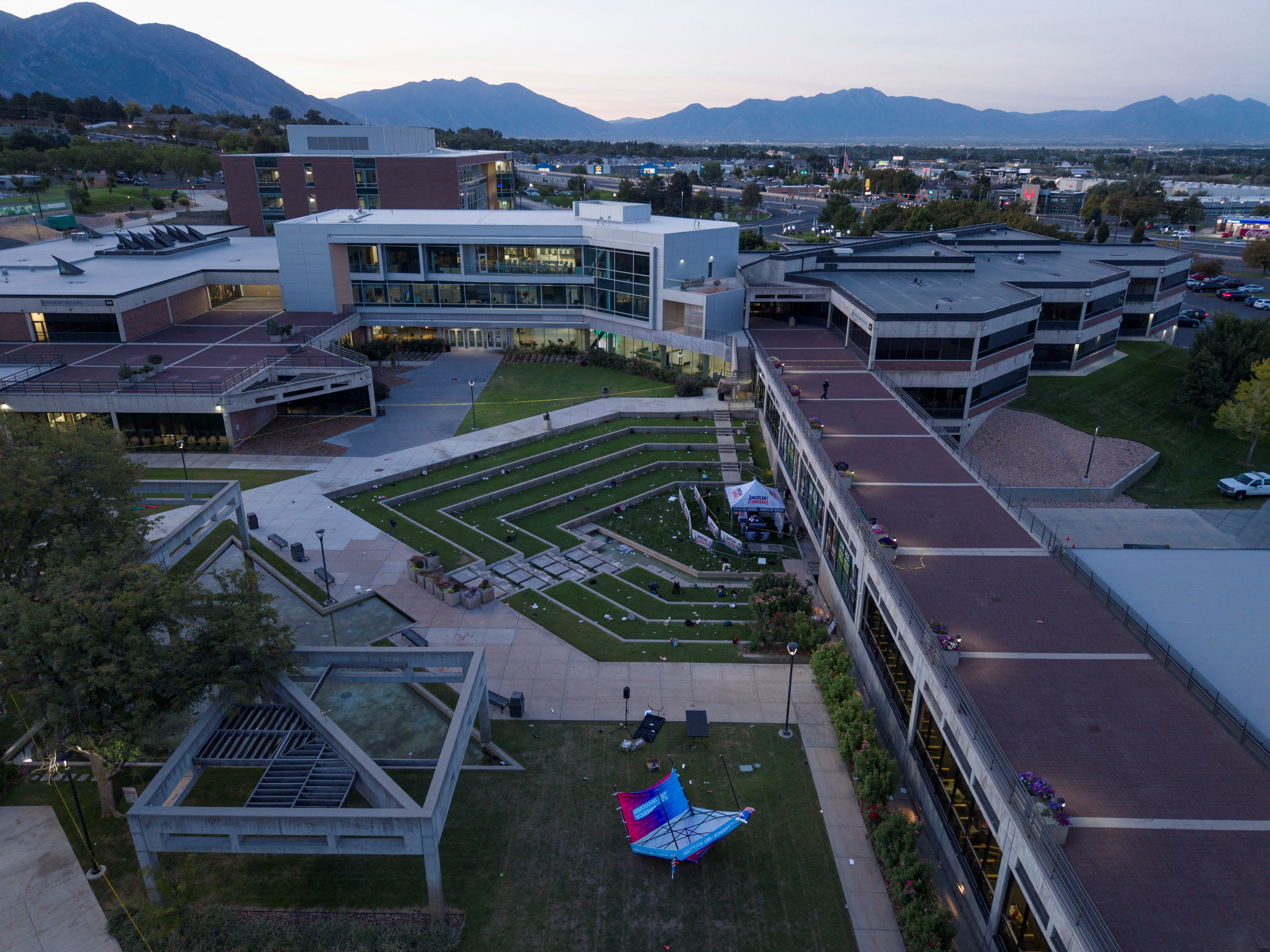 WSJ: Σφαίρες με συνθήματα υπέρ των τρανς και της αντιφασιστικής ιδεολογίας στο όπλο της δολοφονίας Κερκ-5