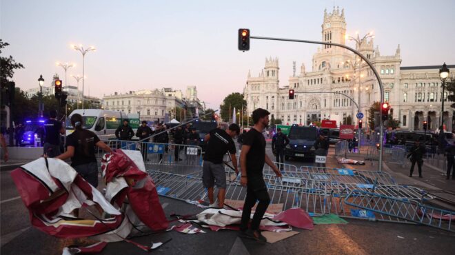 η-90ή-επέτειος-και-το-χάος-στους-δρόμους-563813497