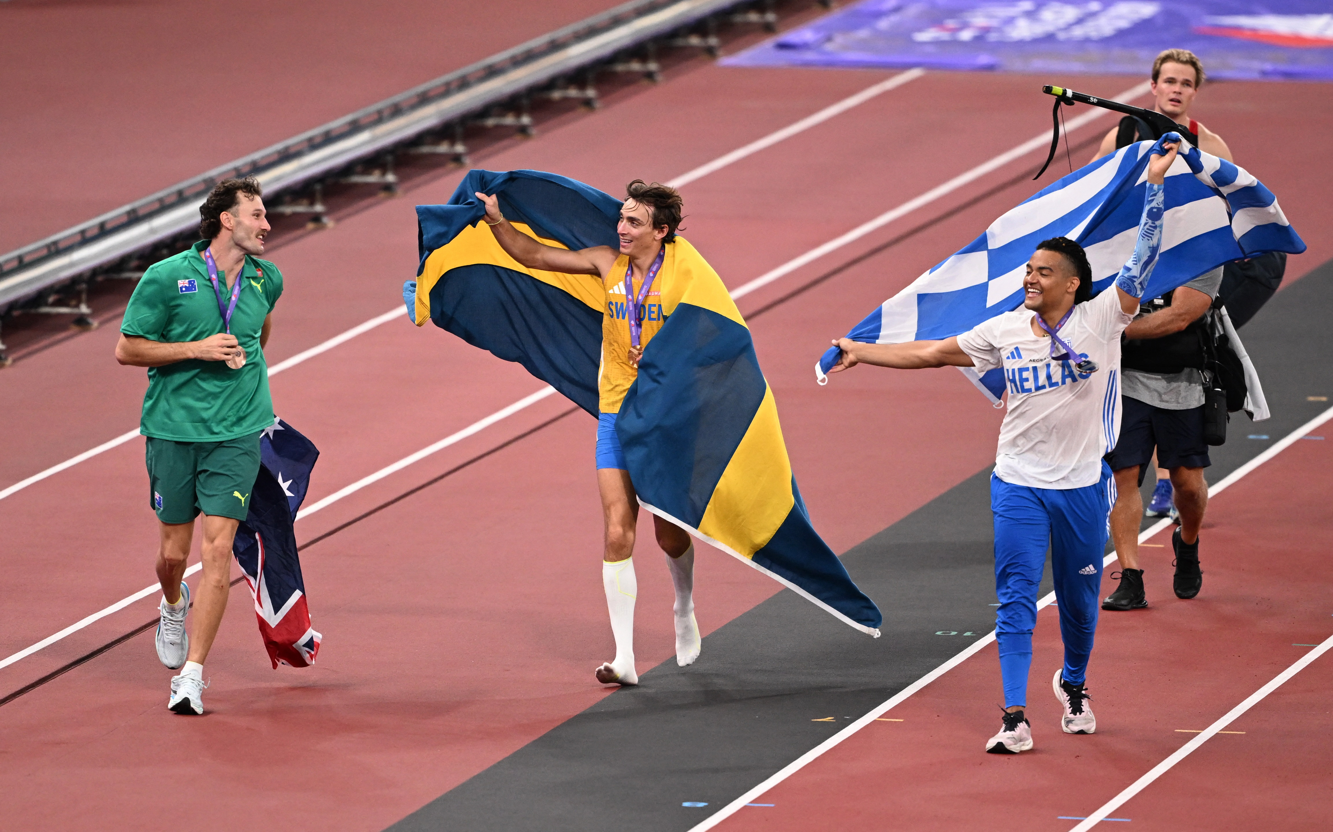 Ασημένιο μετάλλιο στο επί κοντώ ο Καραλής-1