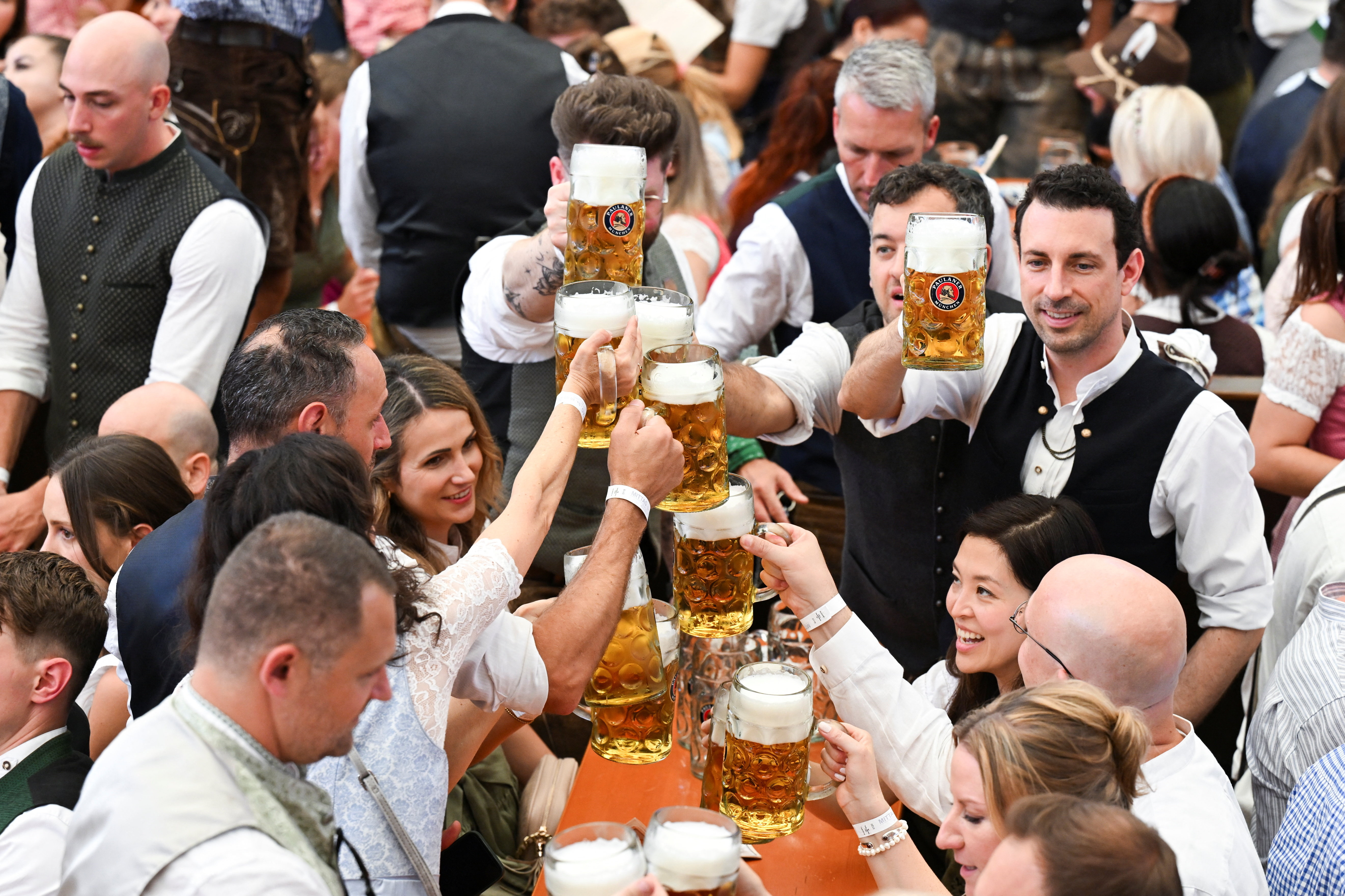 Μόναχο: 190 χρόνια Oktoberfest – με την μπίρα πιο ακριβή από ποτέ-5