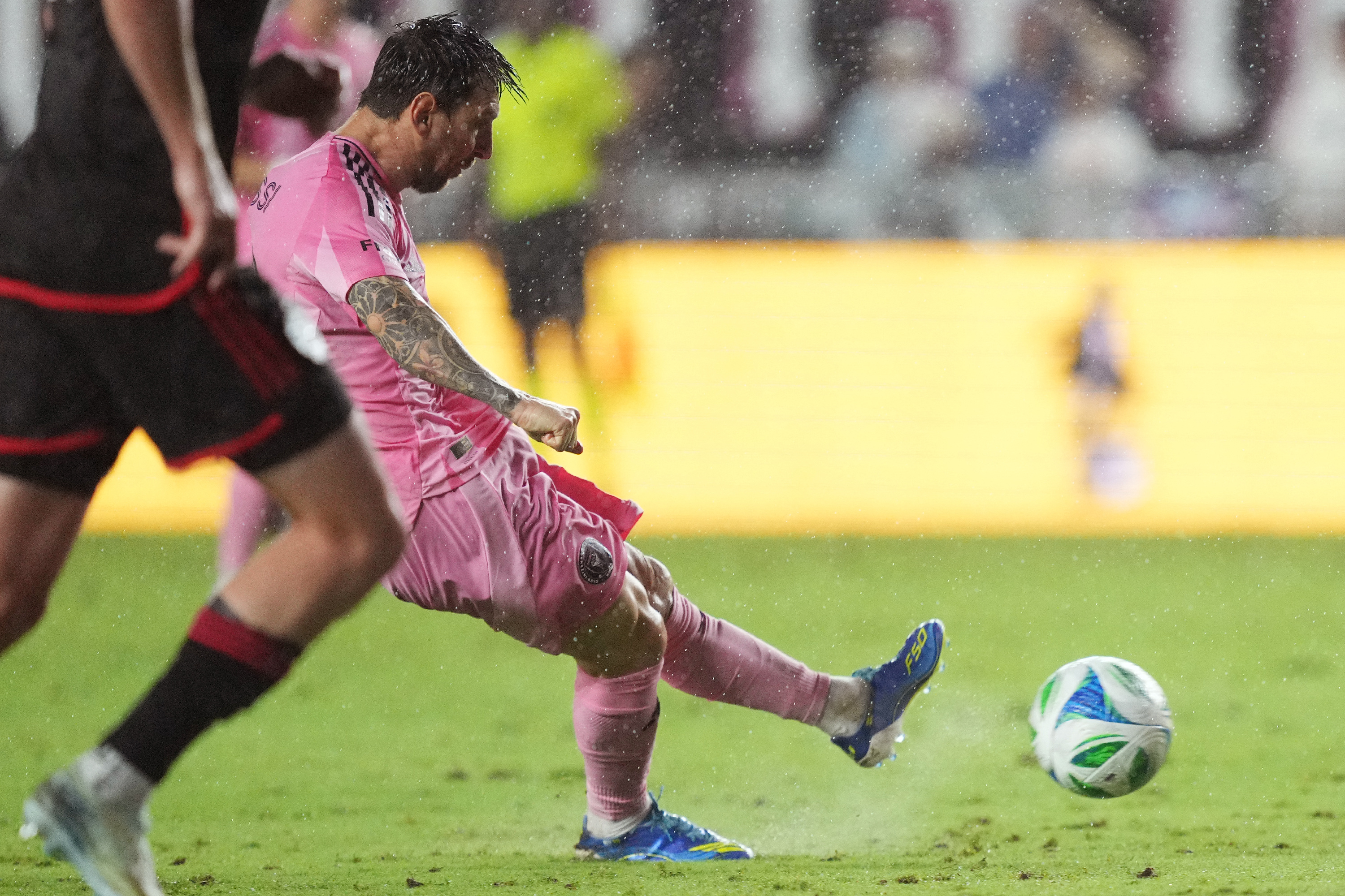 Ντεμπελέ, αμφιδεξιότητα και ο μύθος των αριστεροπόδαρων-3