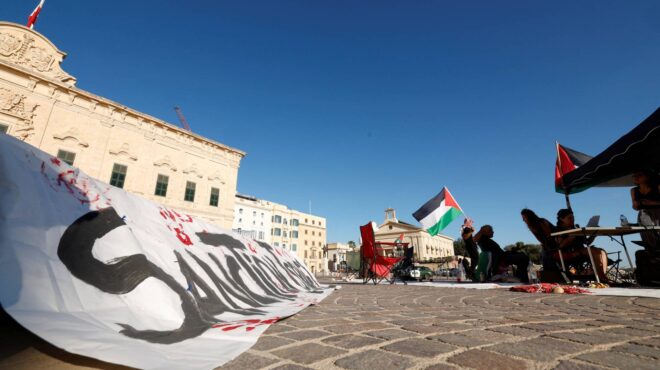 nyt-μεγάλα-λόγια-αλλά-μικρές-πράξεις-από-563826397