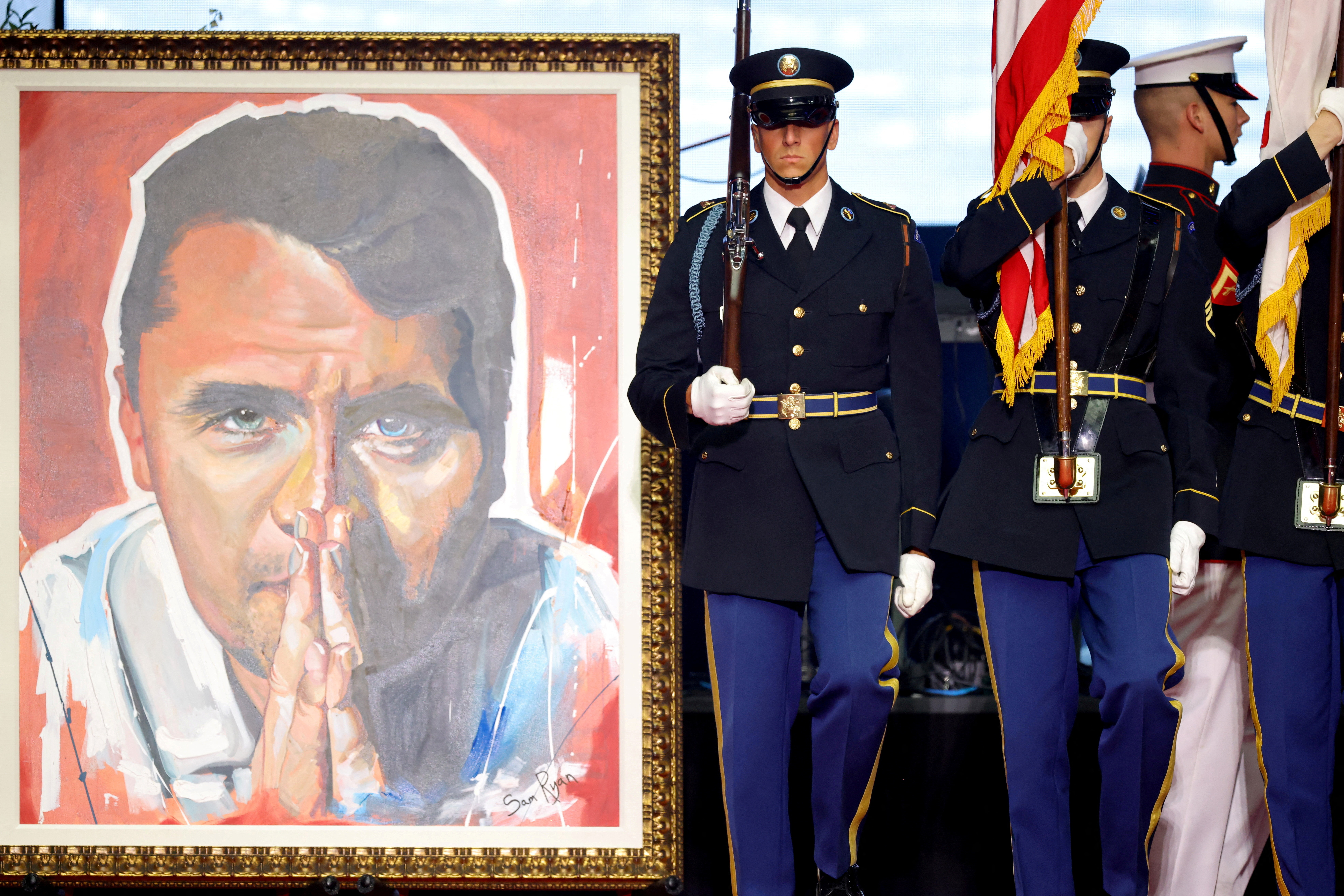 Ο Τραμπ απέτισε φόρο τιμής στον Τσάρλι Κερκ, χαρακτηρίζοντάς τον «γίγαντα της γενιάς του»-4