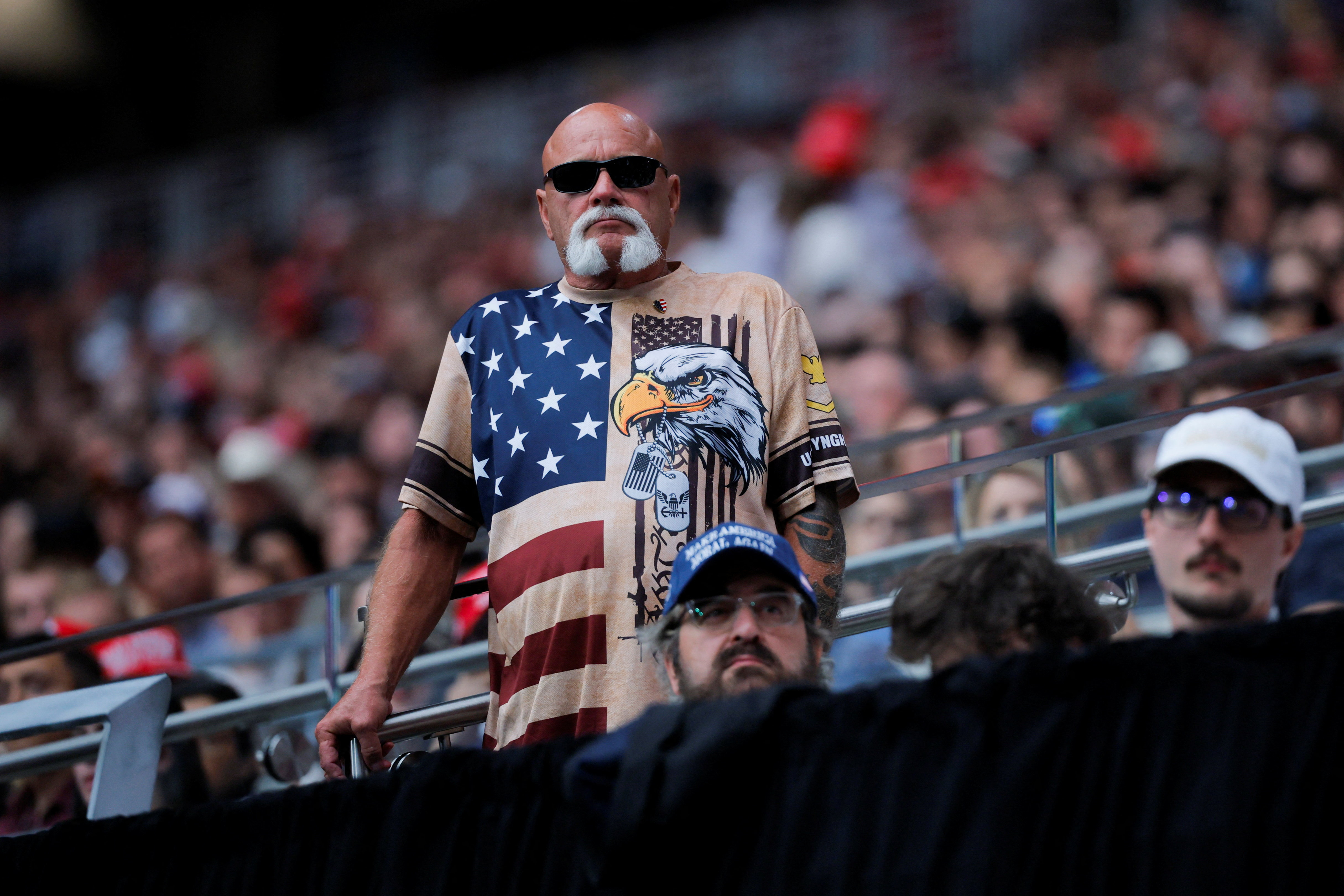 Ο Τραμπ απέτισε φόρο τιμής στον Τσάρλι Κερκ, χαρακτηρίζοντάς τον «γίγαντα της γενιάς του»-6