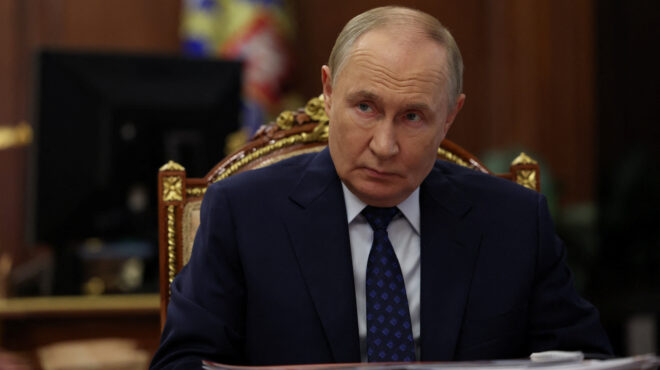 τραμπ-ζελένσκι-από-το-μπούλινγκ-στο-563831362