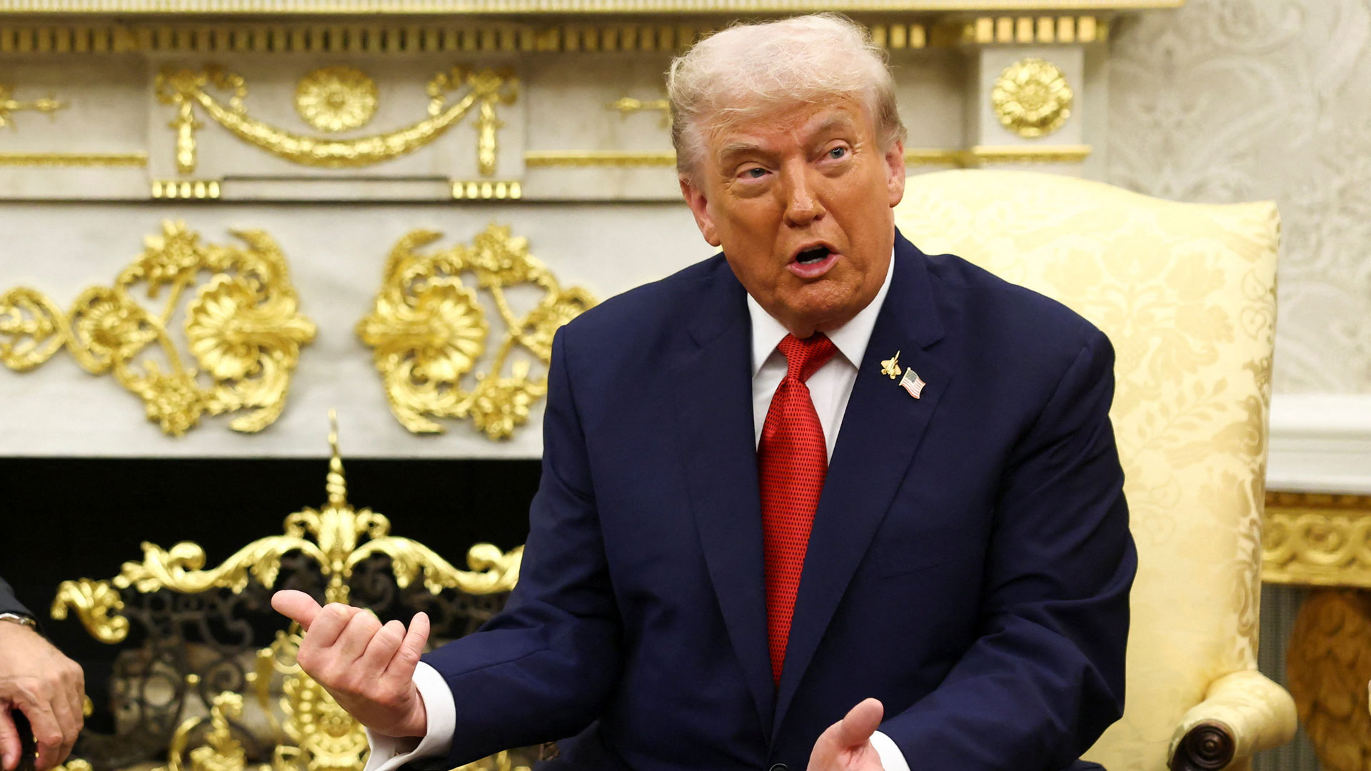 Ο Τραμπ υποδέχθηκε τον Ερντογάν στον Λευκό Οίκο φορώντας καρφίτσα με F-35-3