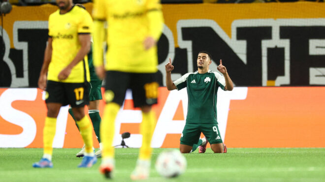 τα-γυμνά-πόδια-του-ανάς-ζαρουρί-και-η-πρ-563835142