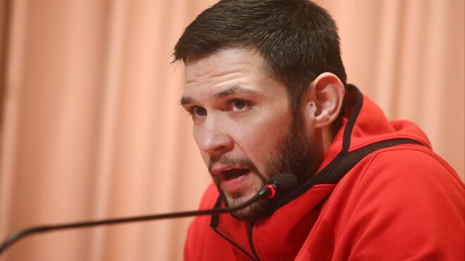 κ-παπανικολάου-εσπευσε-σε-βοήθεια-δύο-563825122