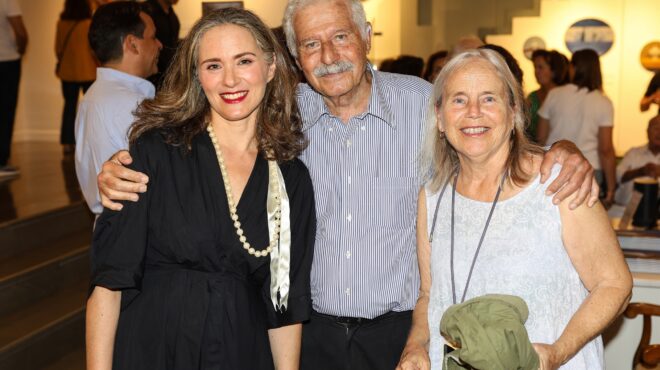 χρώμα-κυανό-μια-ωδή-της-λήδας-κοντογια-563818909