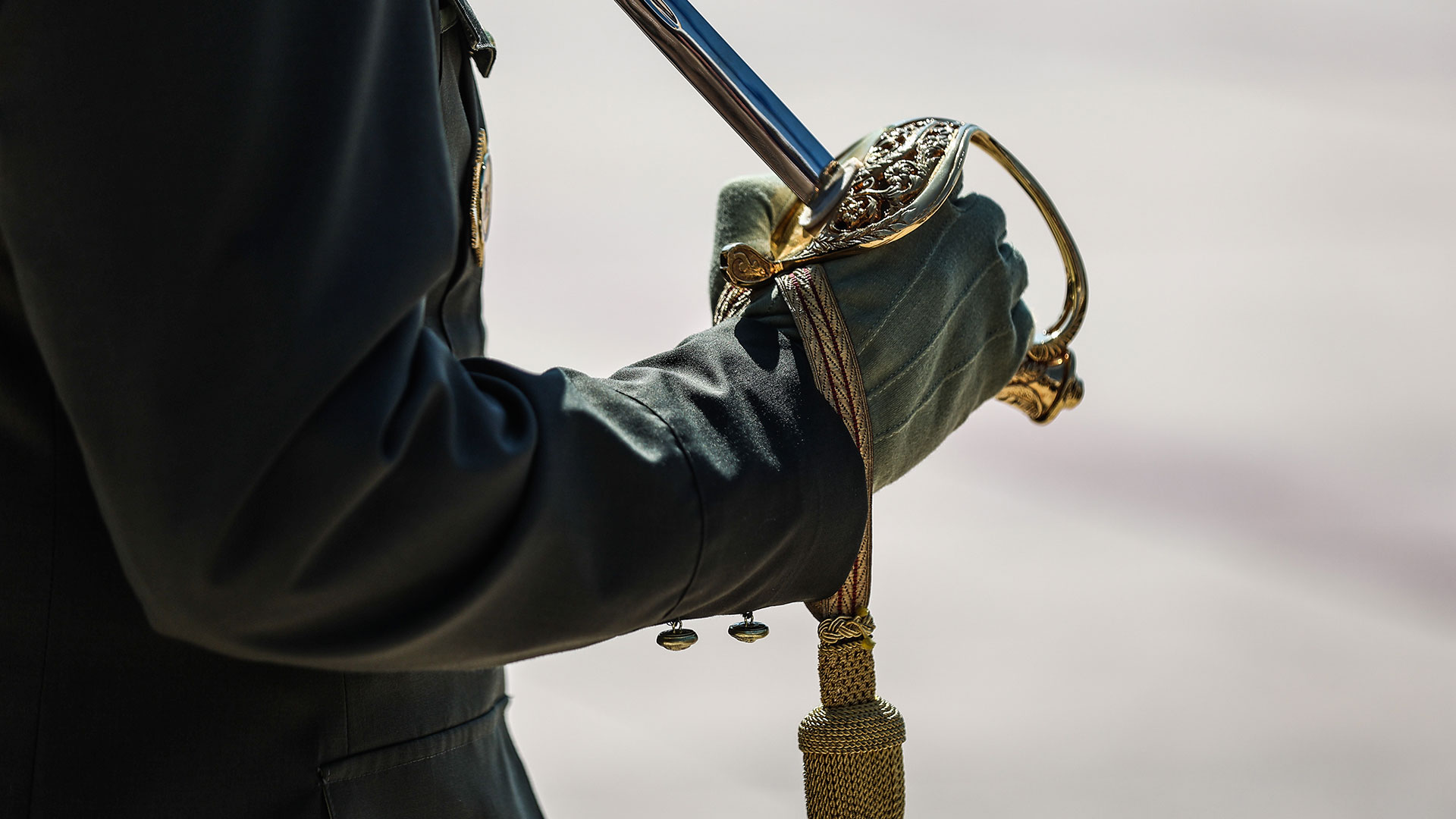 Δέσμη νέων μέτρων για την «αιμορραγία» στις στρατιωτικές σχολές-2