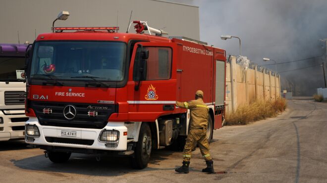 ασπρόπυργος-πυρκαγιά-σε-επιχείρηση-ε-563826388
