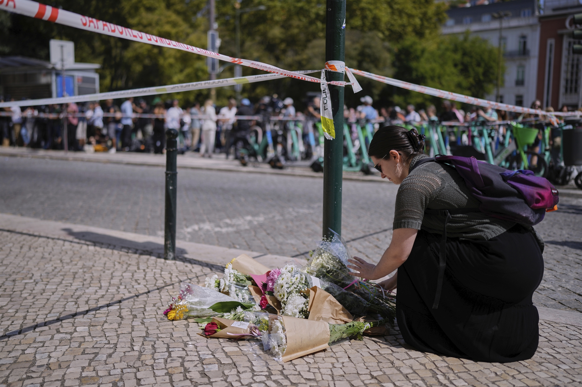 Λισσαβώνα: Τρίχρονο ανασύρθηκε ζωντανό από τα συντρίμμια – Όσα γνωρίζουμε για τα θύματα-1